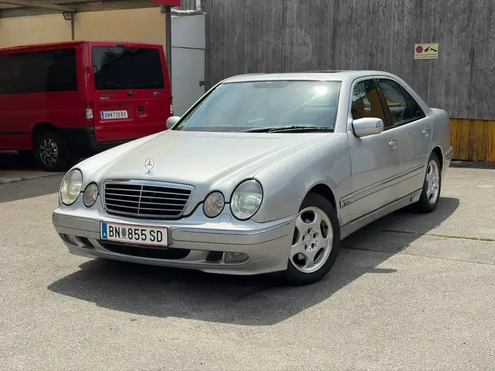 Mercedes-Benz E-Class 2001 photo 2