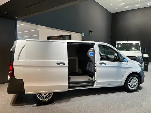 Mercedes-Benz Evito 112 2026 photo 5