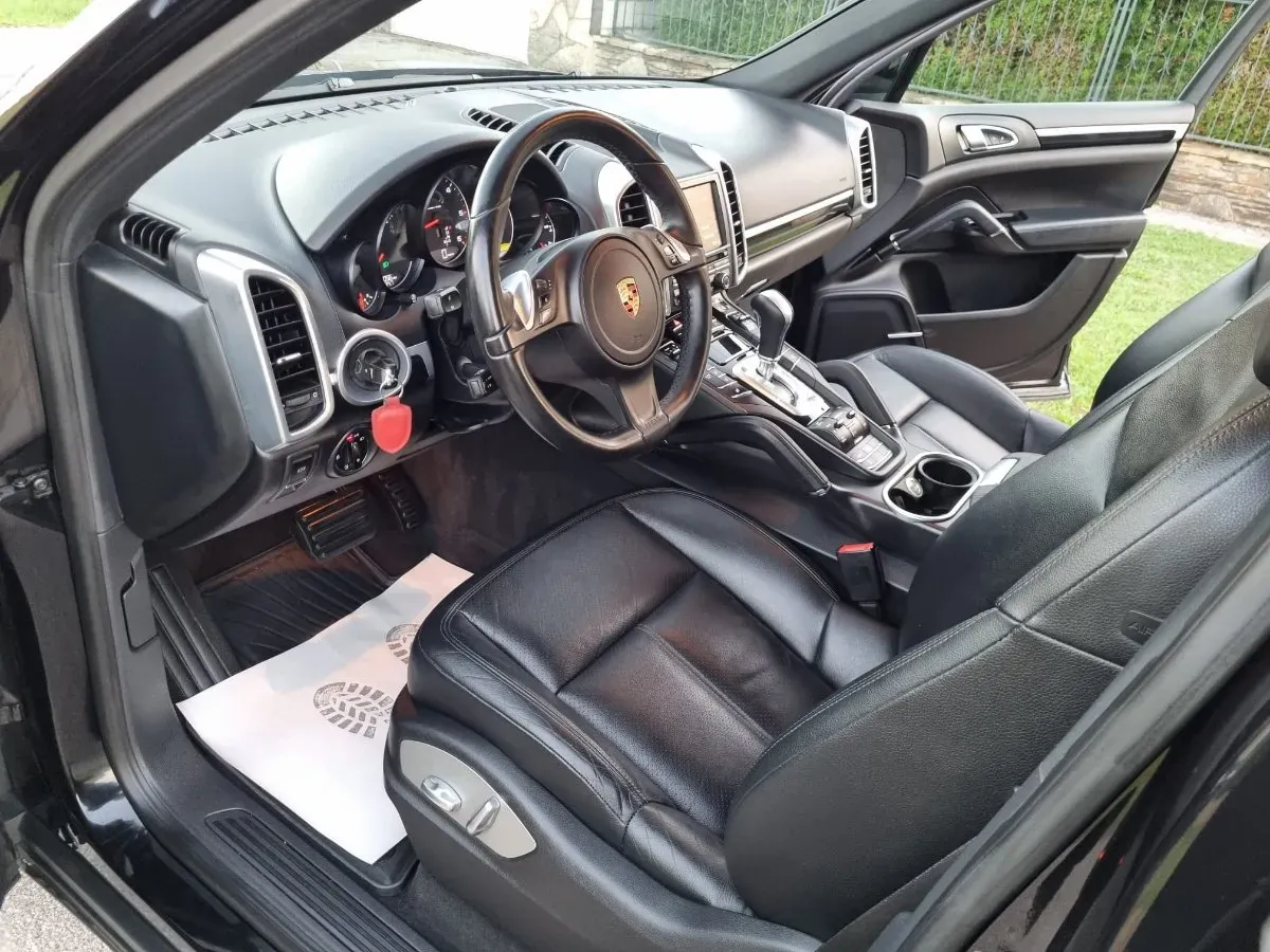 Porsche Cayenne 2013 photo 3