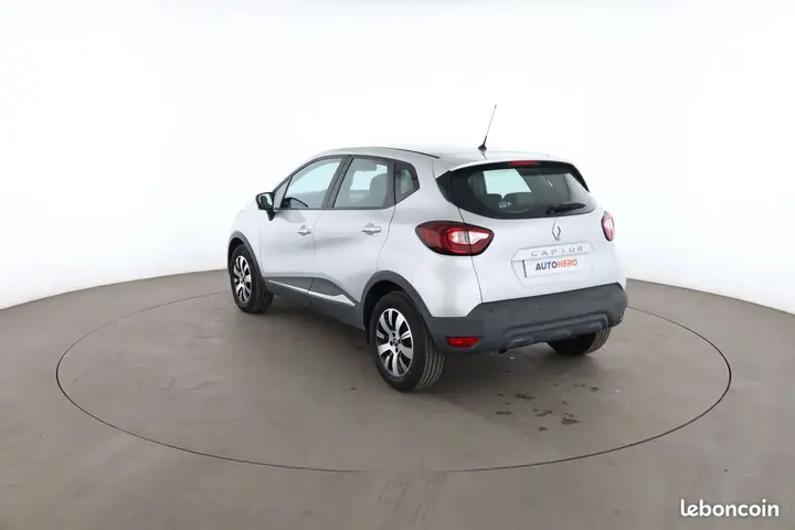Renault Captur 2018 photo 2