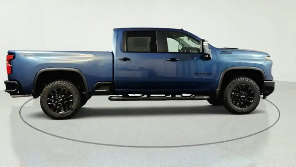 Chevrolet Silverado 2500 2026 photo 2