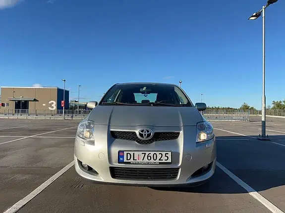 Toyota Auris 2007 photo 2