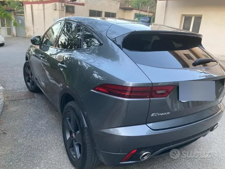 Jaguar E-Pace 2019 photo 4