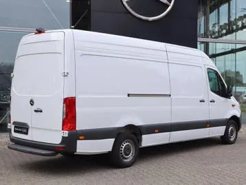 Mercedes-Benz Sprinter 2024 photo 2