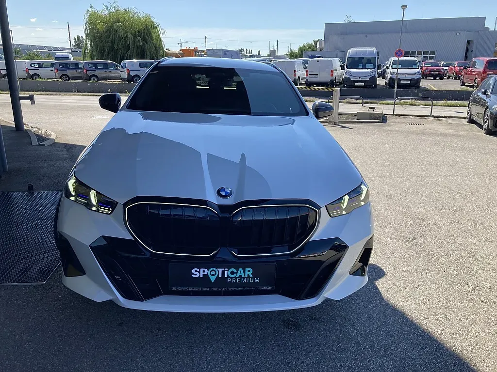 BMW 5 Series 2024 photo 2
