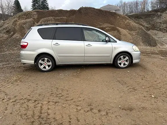 Toyota Avensis Verso