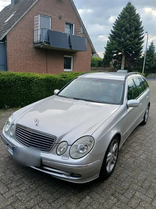 Mercedes-Benz E 220