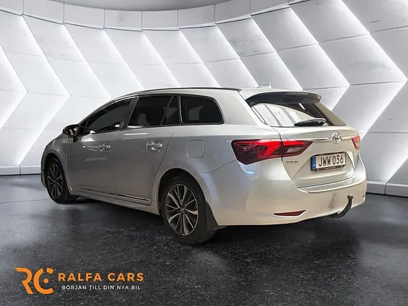 Toyota Avensis 2015 photo 4