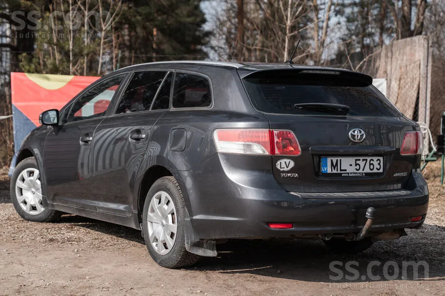 Toyota Avensis 2010 photo 4