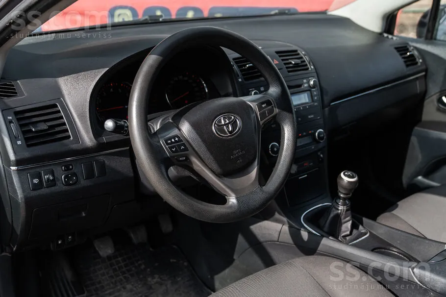 Toyota Avensis 2010 photo 5