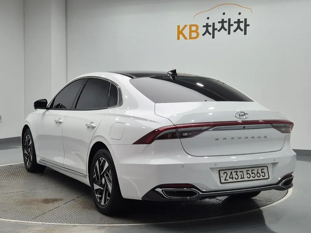 Hyundai Grandeur 2023 photo 2