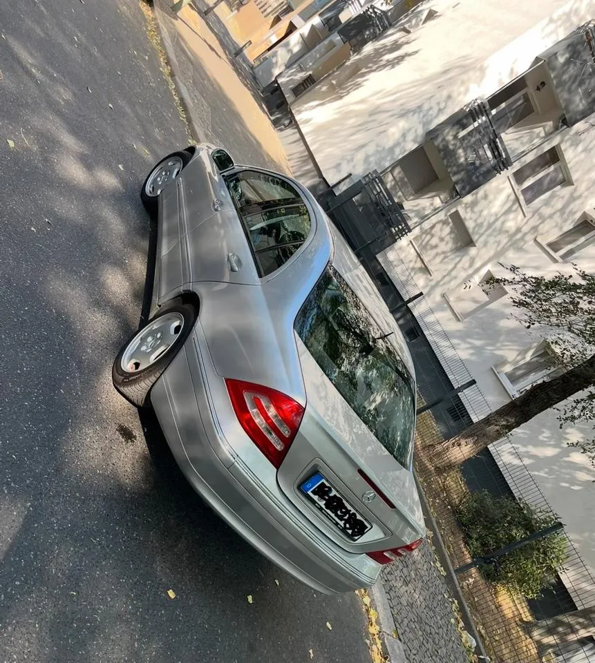 Mercedes-Benz C240