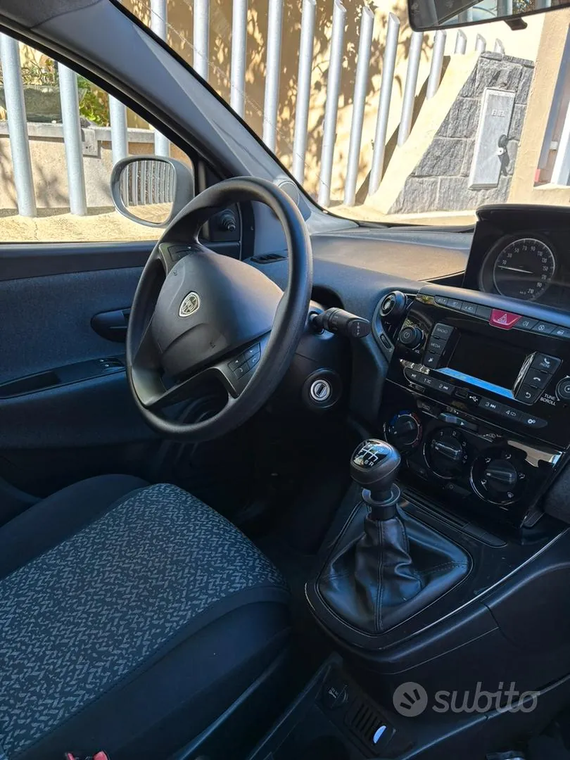 Lancia Ypsilon 2021 photo 4