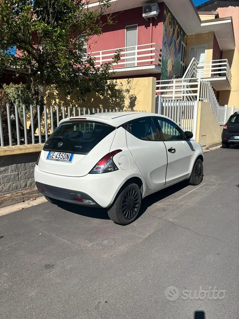 Lancia Ypsilon 2021 photo 3