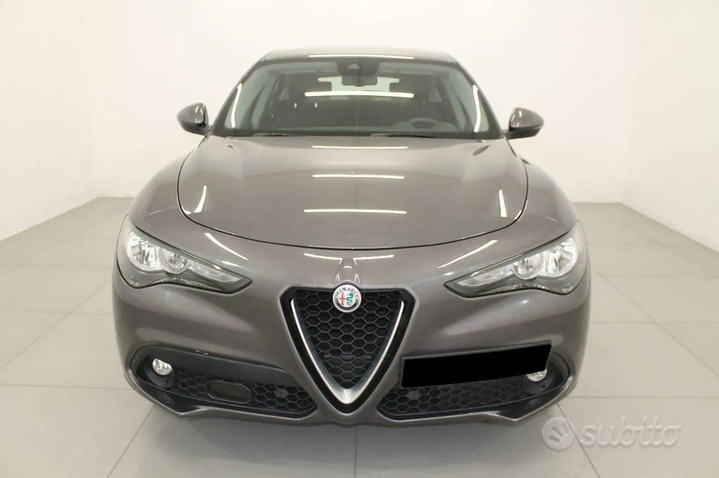Alfa Romeo Stelvio 2018 photo 2