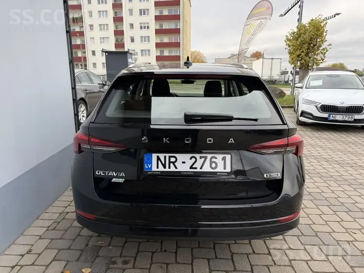 Skoda Octavia 2023 photo 4