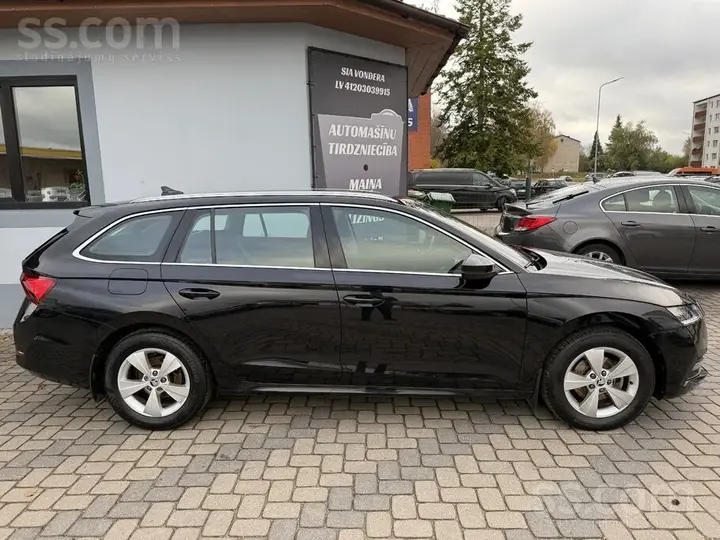 Skoda Octavia 2023 photo 2