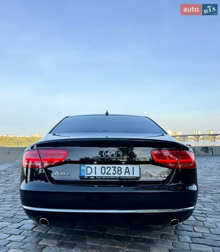 Audi A8 2013 photo 5