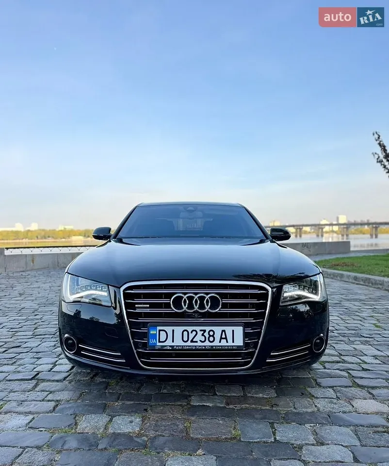 Audi A8 2013 photo 2