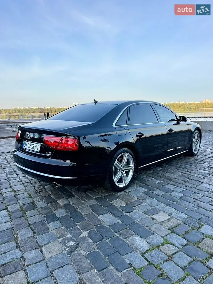 Audi A8 2013 photo 3