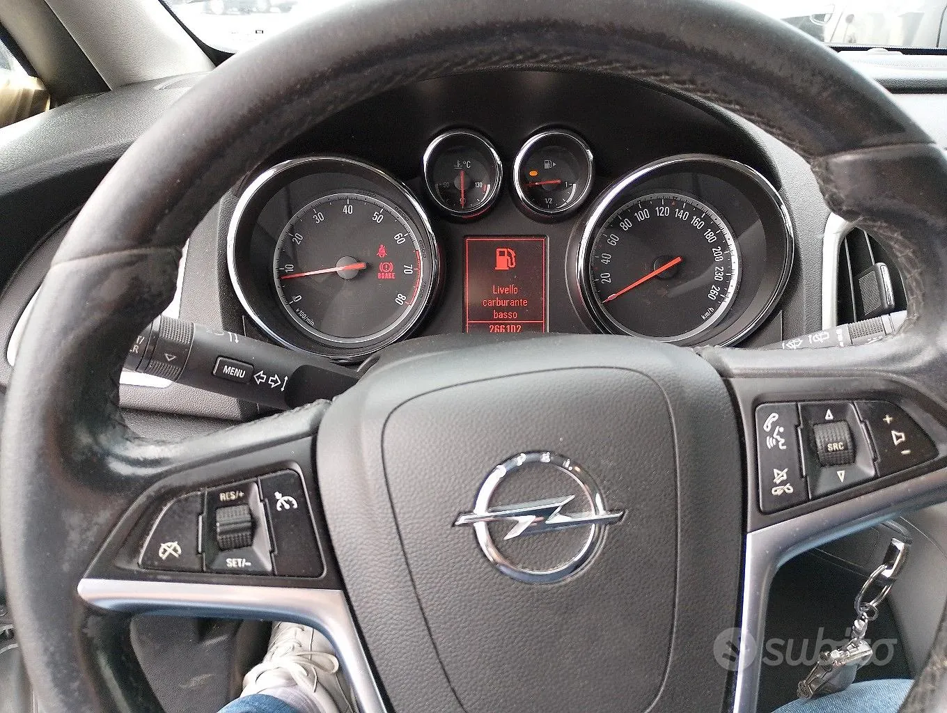 Opel Astra 2011 photo 4