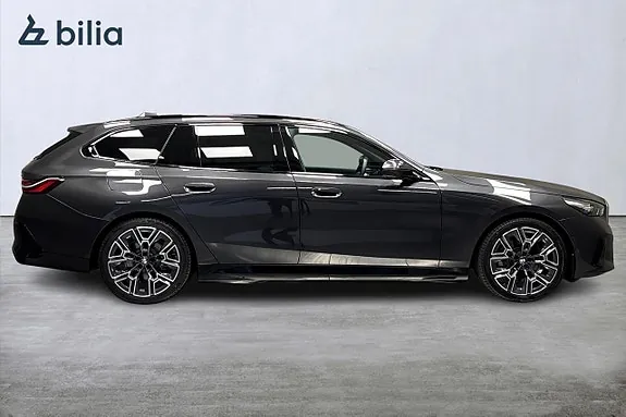 BMW 530E 2026 photo 2