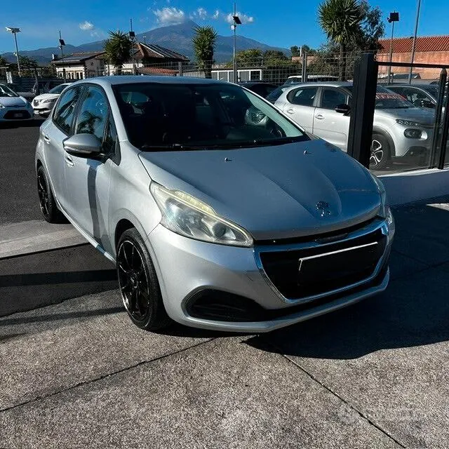 Peugeot 208 2016 photo 3