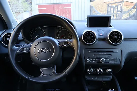 Audi A1 2012 photo 2