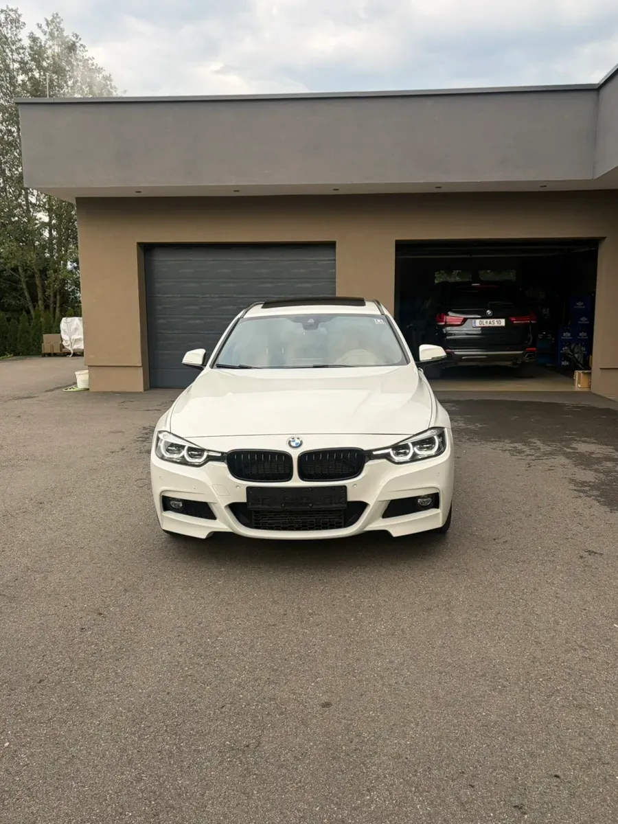 BMW 3 Series 2018 photo 2