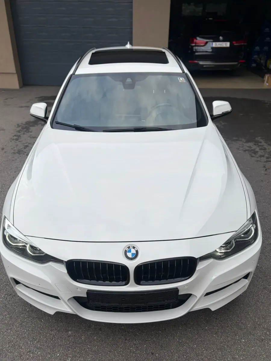 BMW 3 Series 2018 photo 3