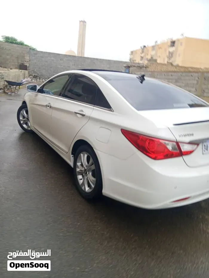 Hyundai Sonata 2011 photo 2