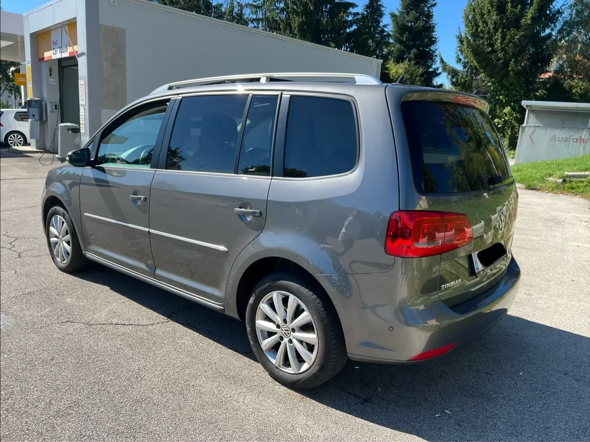 Volkswagen Touran 2014 photo 2
