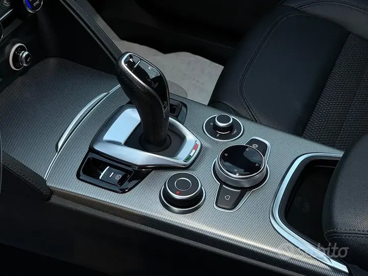 Alfa Romeo Stelvio 2022 photo 3