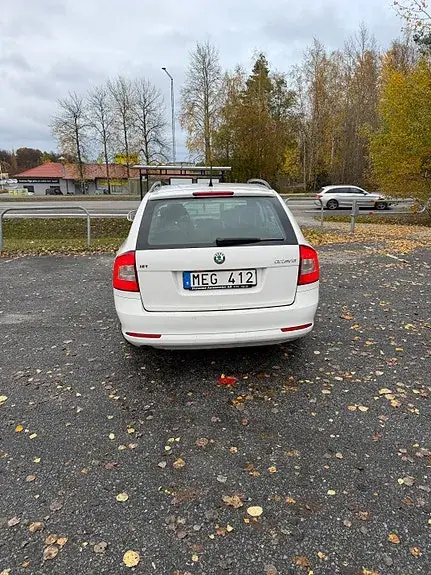 Skoda Octavia 2012 photo 3