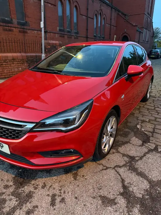 Vauxhall Astra 2018 photo 2