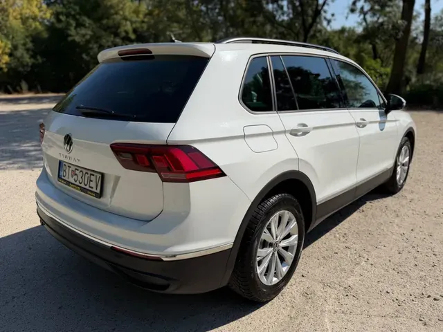Volkswagen Tiguan 2022 photo 2