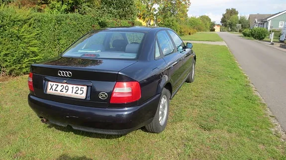 Audi A4 1998 photo 2