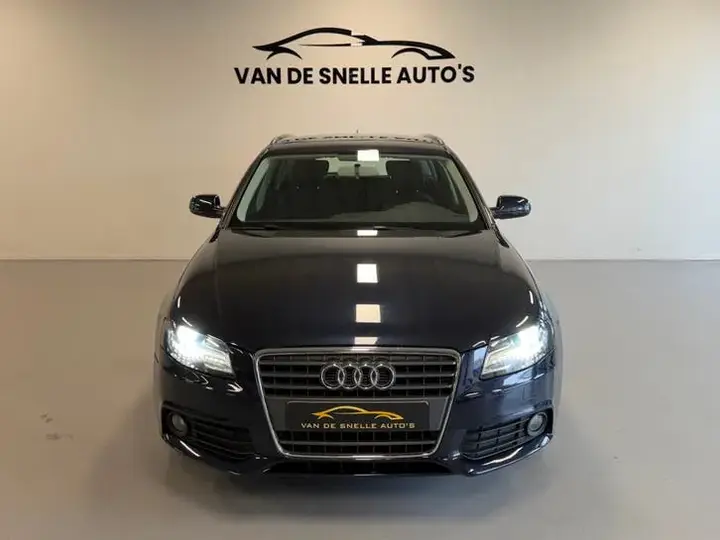 Audi A4 Avant 2012 photo 2