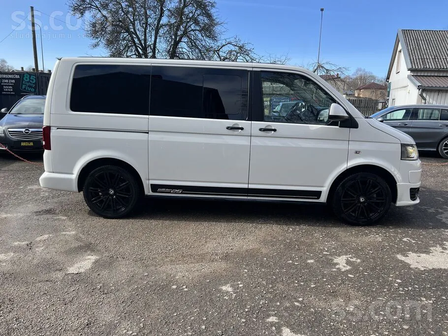 Volkswagen Multivan 2011 photo 2