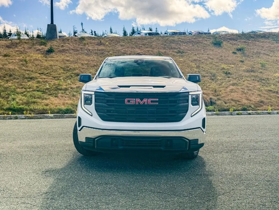 GMC Sierra 1500 2023 photo 3