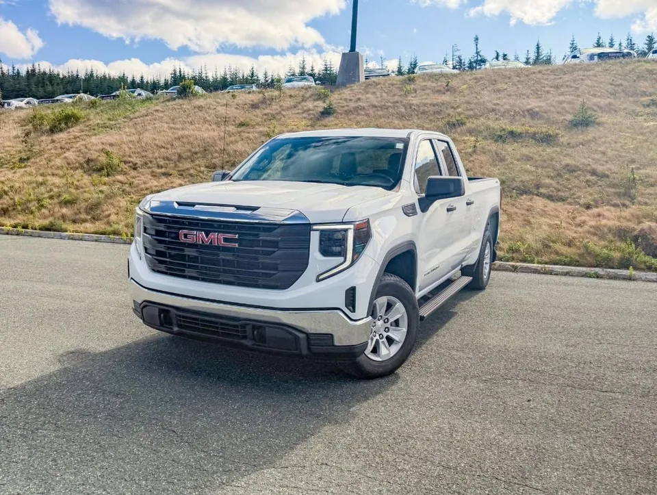GMC Sierra 1500 2023 photo 2