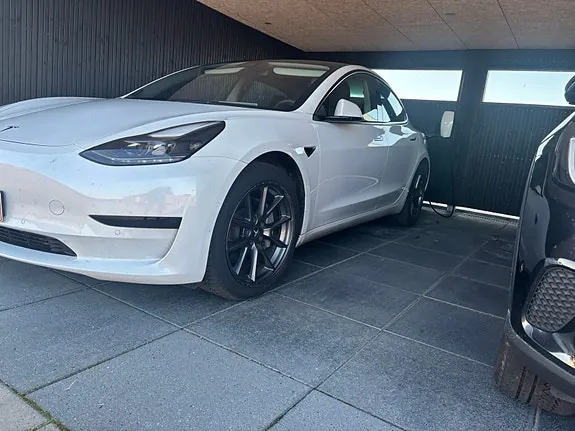 Tesla Model 3 2021 photo 3