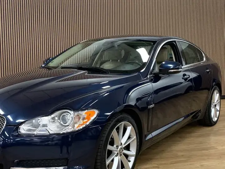 Jaguar Xf 2010 photo 2