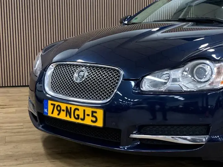 Jaguar Xf 2010 photo 3
