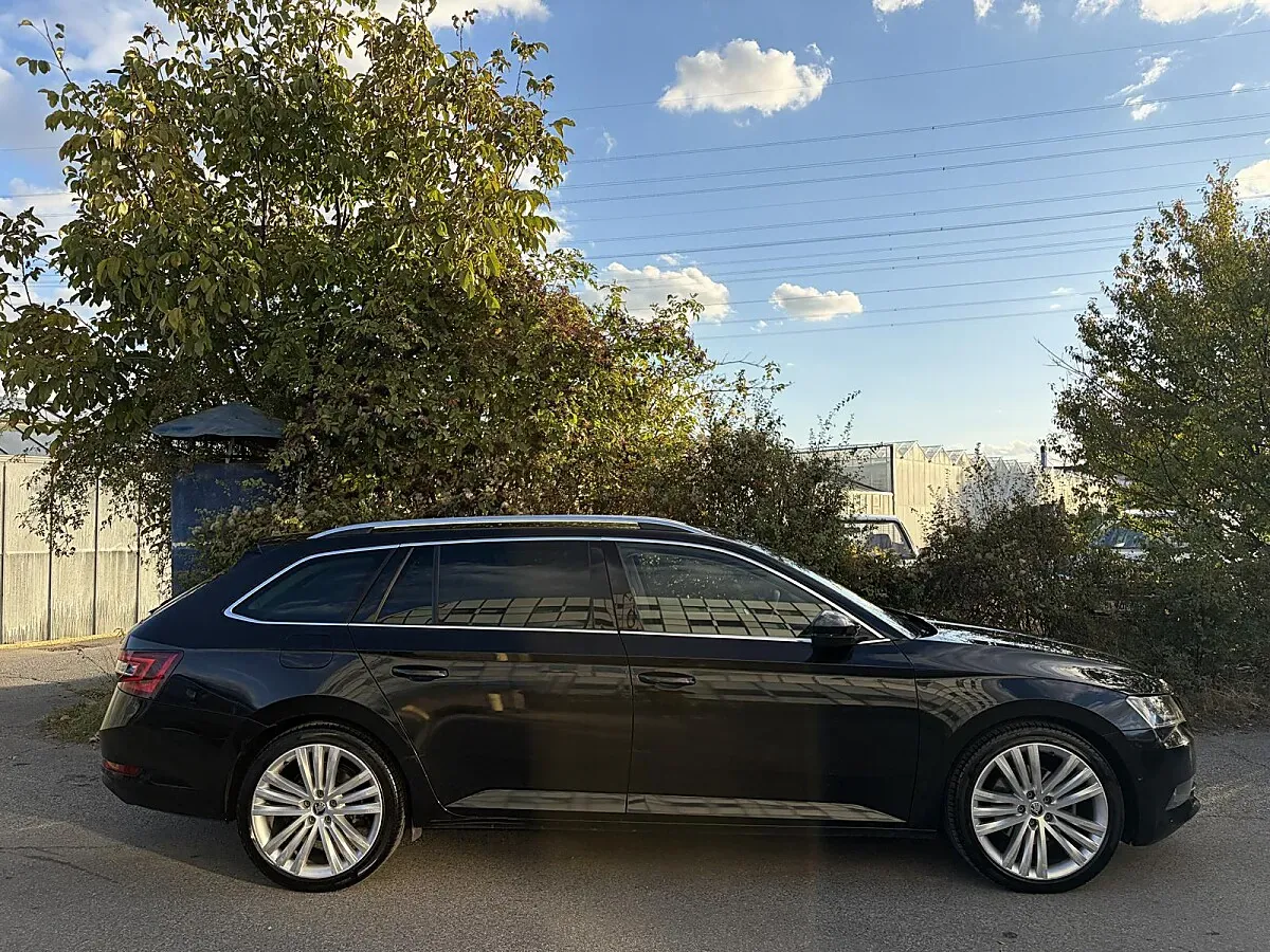 Skoda Superb 2016 photo 2