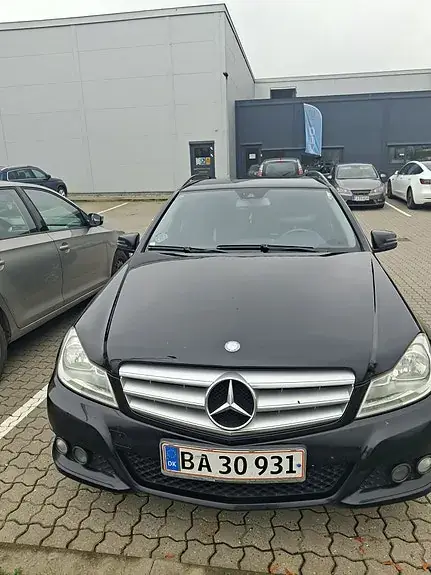 Mercedes-Benz C 220 2011 photo 2