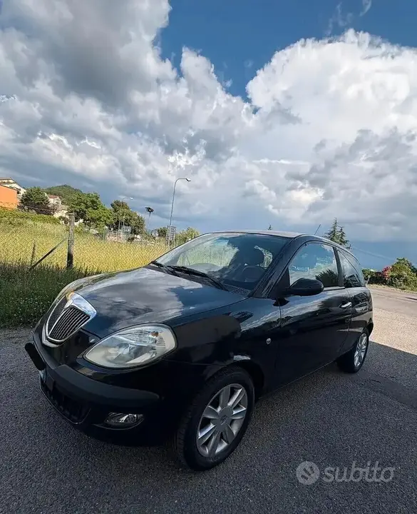 Lancia Ypsilon