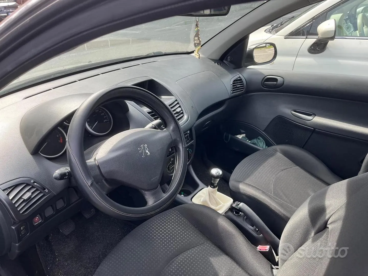 Peugeot 206 2009 photo 5