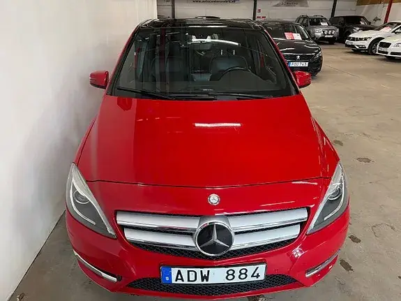 Mercedes-Benz B 180 2013 photo 2