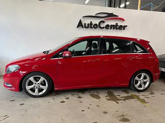 Mercedes-Benz B 180 2013 photo 3